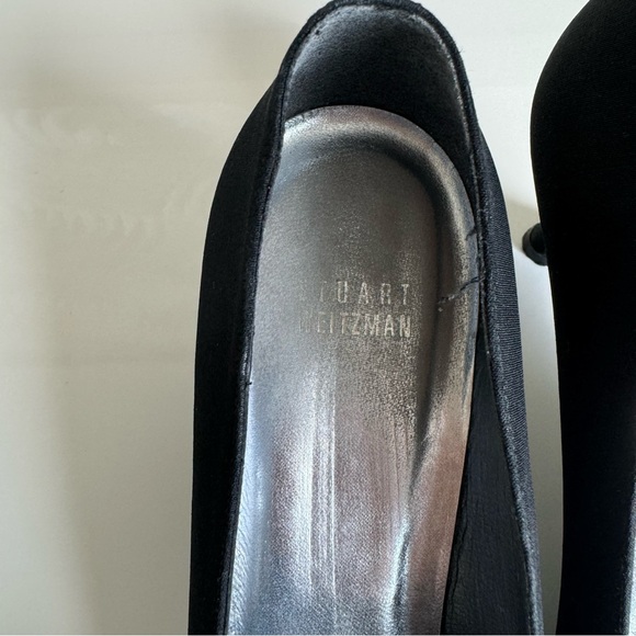 Stuart Weitzman Low Black Pointed Toe Heels - Picture 3 of 13